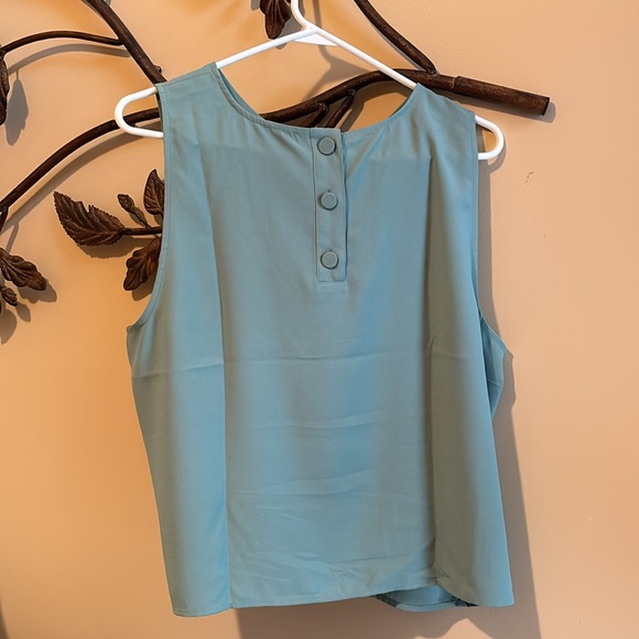 LIKE NEW J Crew Factory Button Back Sleevelss Shell, Sz XXL, Soft Green,Worn 1X - Picture 4 of 5